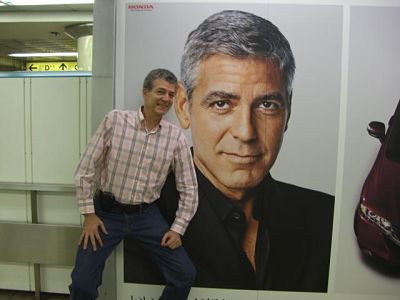George Clooney in Tokyo subway station