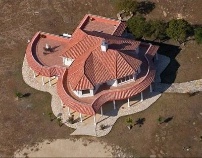 Texas-shaped house