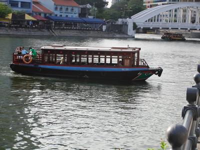 Singapore sightseeing boat